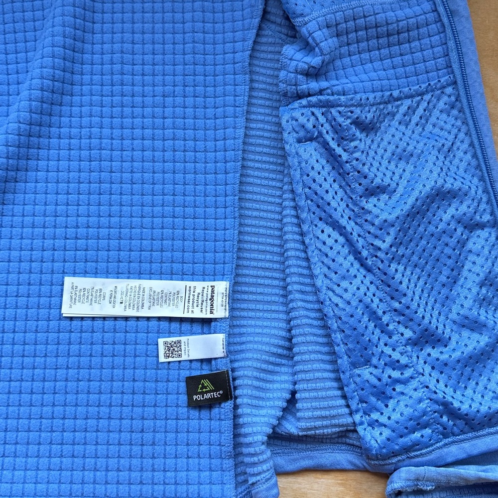 Patagonia Women's R1 Jacket 
Zip-Up Utility Jacket
Color: Abundant Blue - Picture 5 of 5